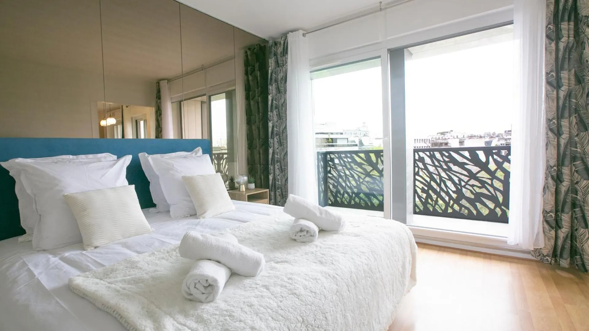 Majestic & Idyllic Parisian Flat - Champs-elysees * Paryż